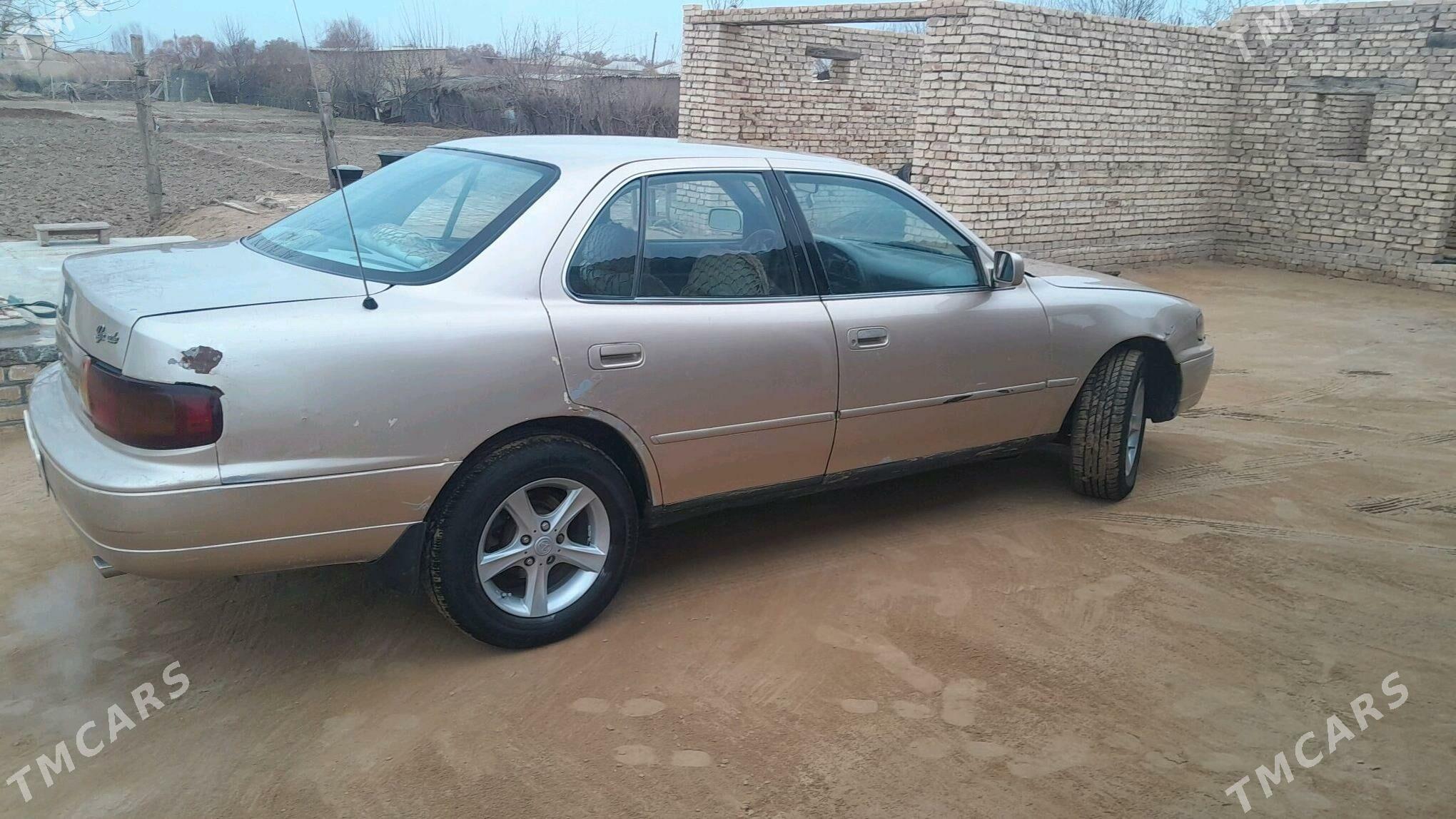 Toyota Camry 1993 - 54 000 TMT - Ýolöten - img 6