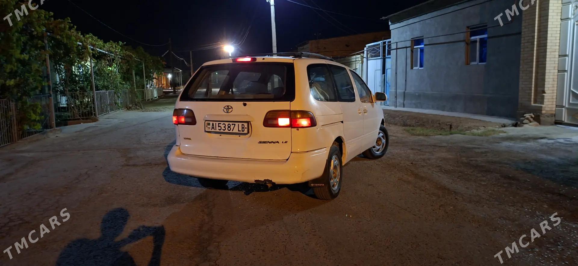 Toyota Sienna 1998 - 130 000 TMT - Türkmenabat - img 3