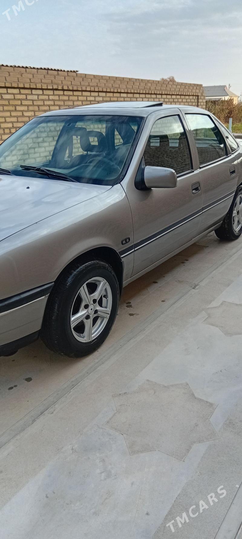 Opel Vectra 1990 - 45 000 TMT - Mary - img 4