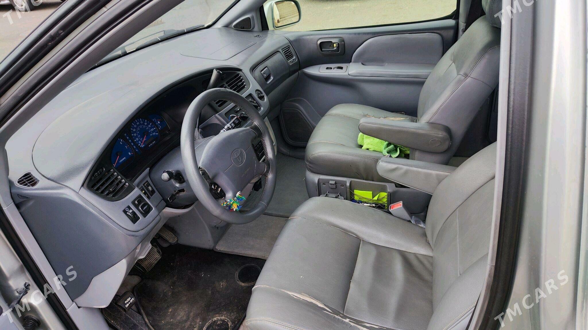 Toyota Sienna 2002 - 180 000 TMT - Mary - img 1