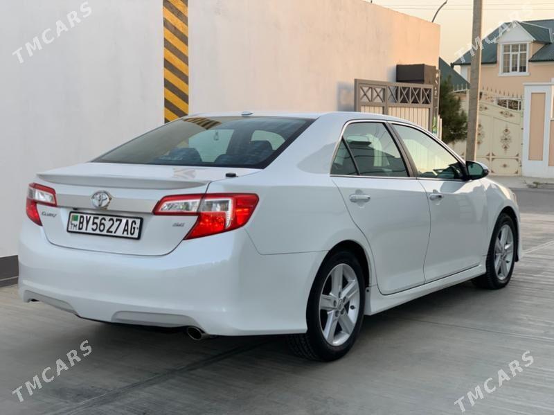 Toyota Camry 2014 - 230 000 TMT - Бузмеин - img 4