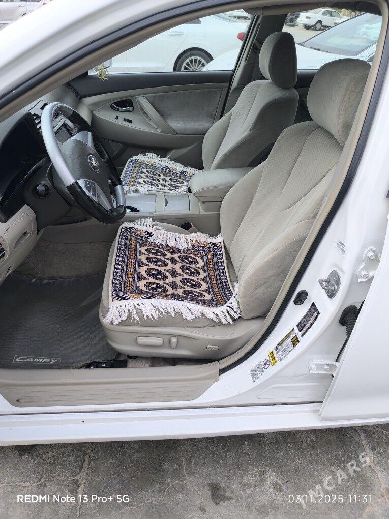 Toyota Camry 2010 - 190 000 TMT - Мары - img 10