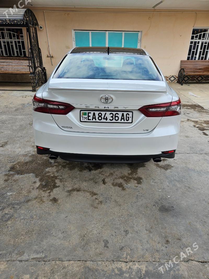 Toyota Camry 2022 - 637 000 TMT - Köşi - img 4
