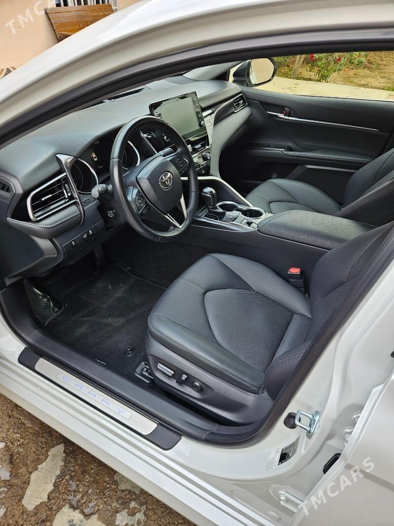 Toyota Camry 2022 - 637 000 TMT - Köşi - img 5