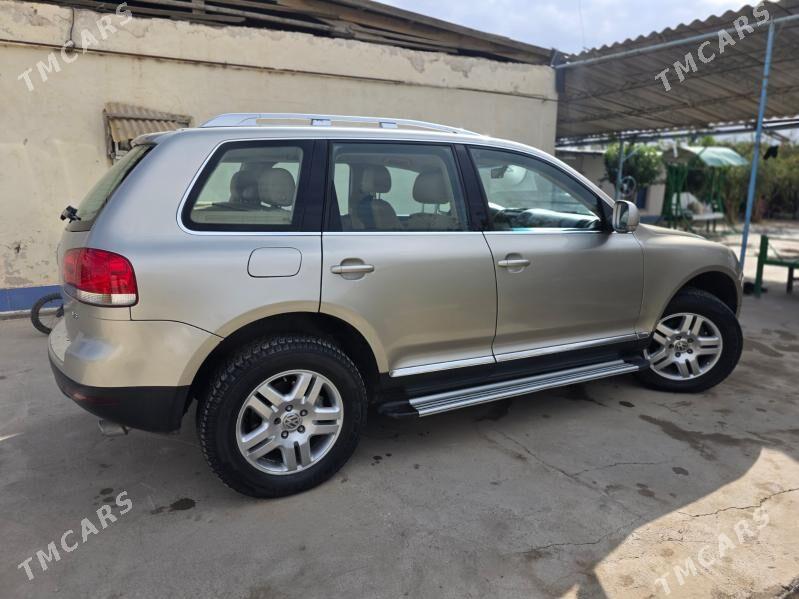 Volkswagen Touareg 2005 - 130 000 TMT - Ýaşlyk - img 4