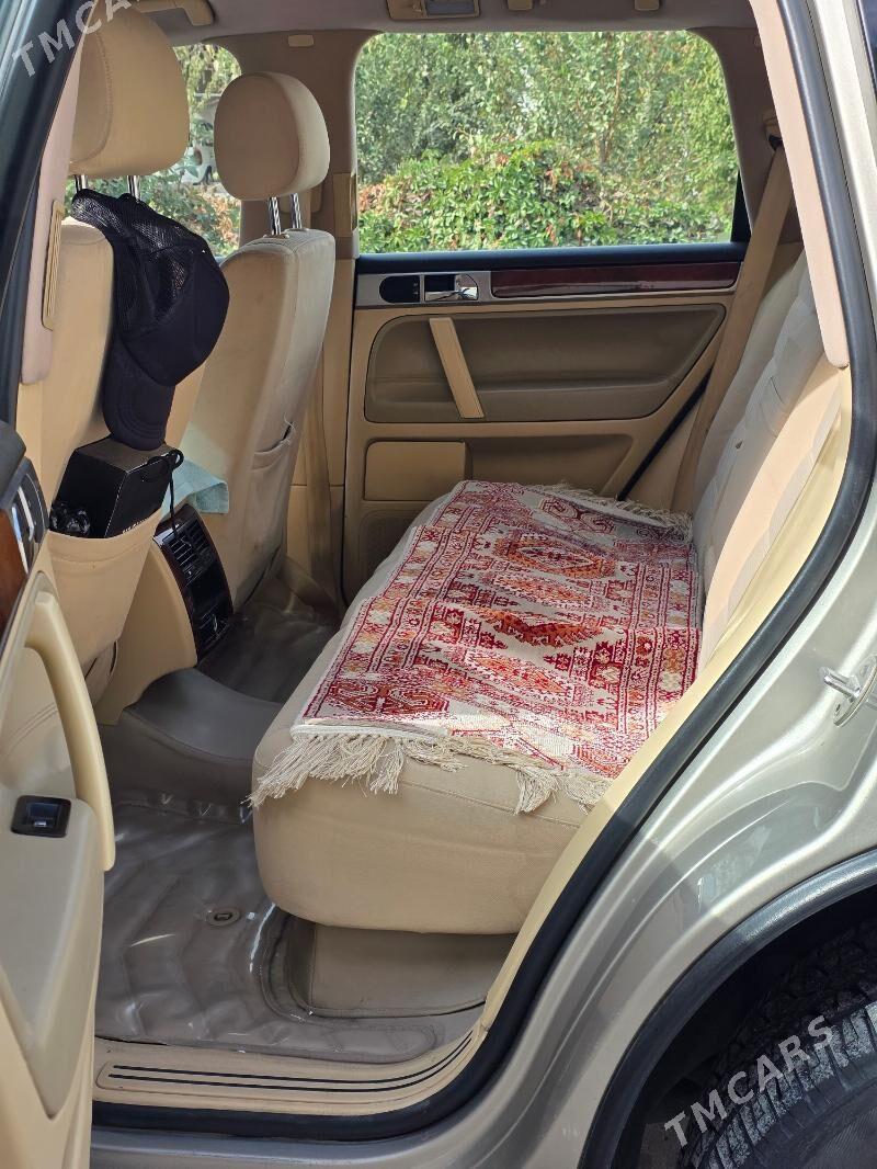 Volkswagen Touareg 2005 - 130 000 TMT - Ýaşlyk - img 8