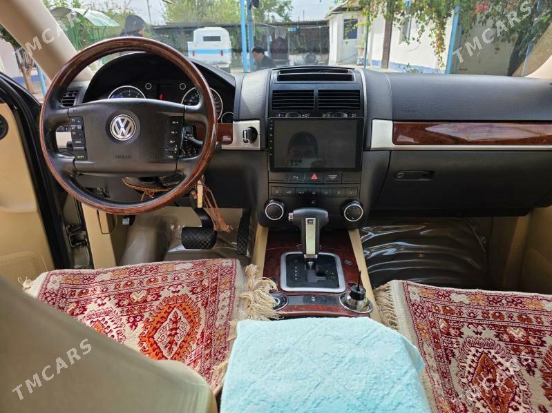 Volkswagen Touareg 2005 - 130 000 TMT - Ýaşlyk - img 9