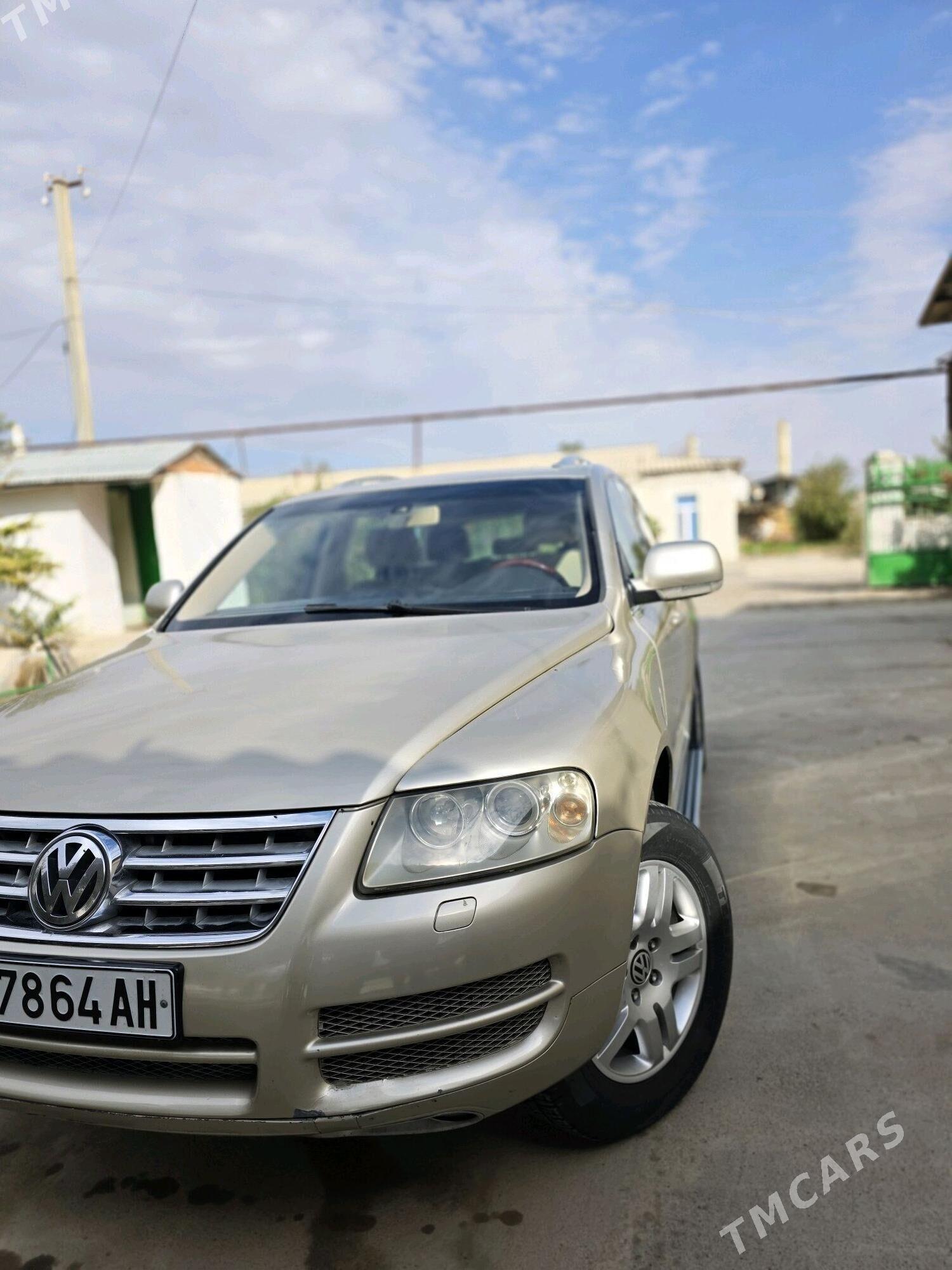 Volkswagen Touareg 2005 - 130 000 TMT - Ýaşlyk - img 6