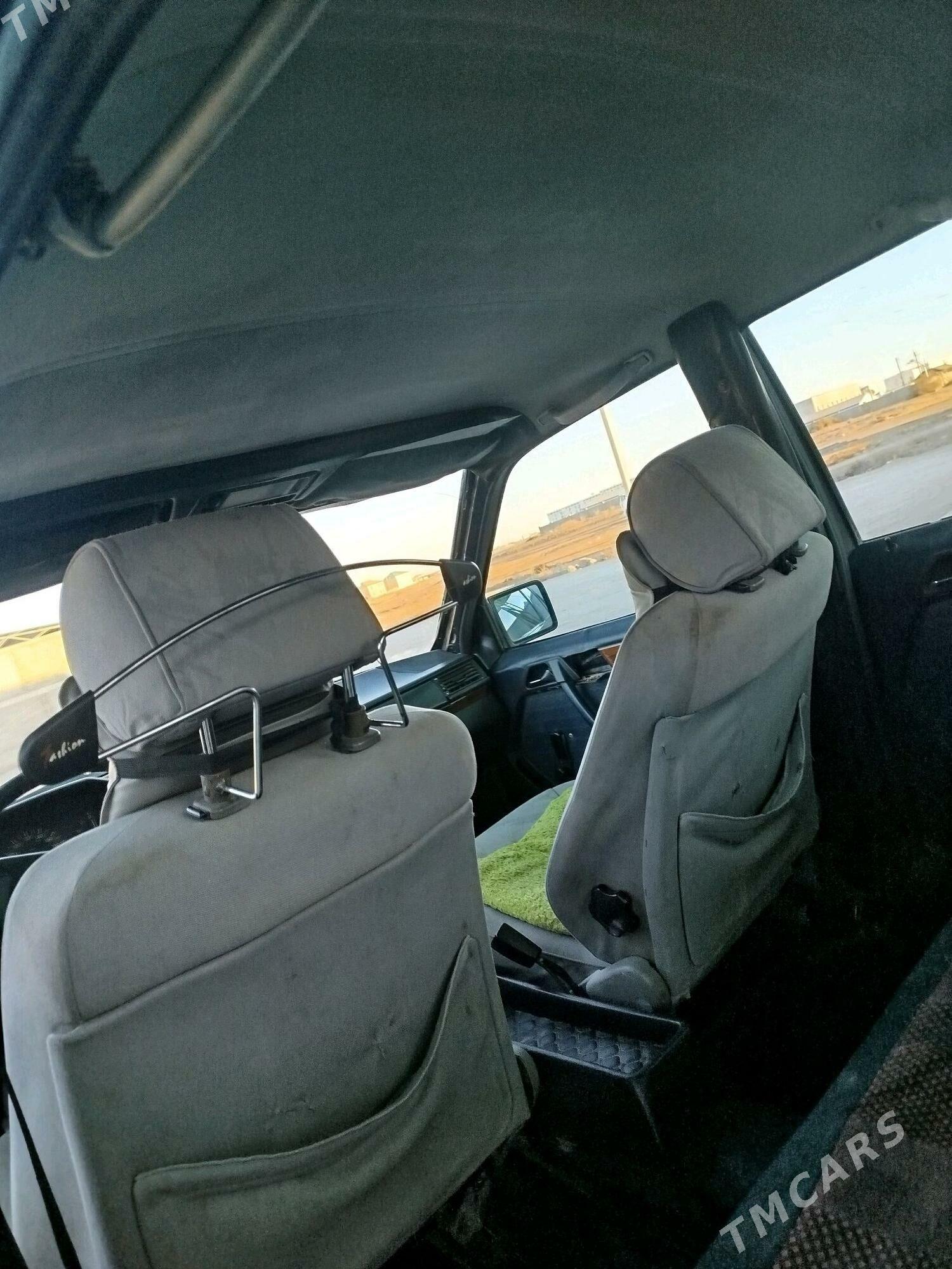 Mercedes-Benz W212 1991 - 30 000 TMT - Hazar - img 5