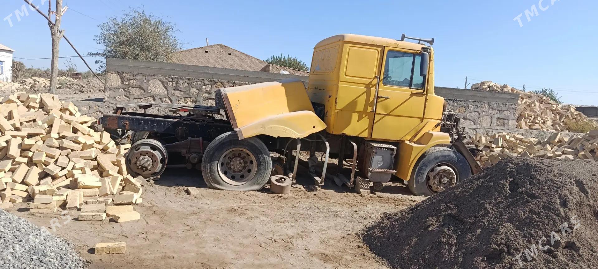 Volvo FH12 1981 - 100 000 TMT - Туркменабат - img 1