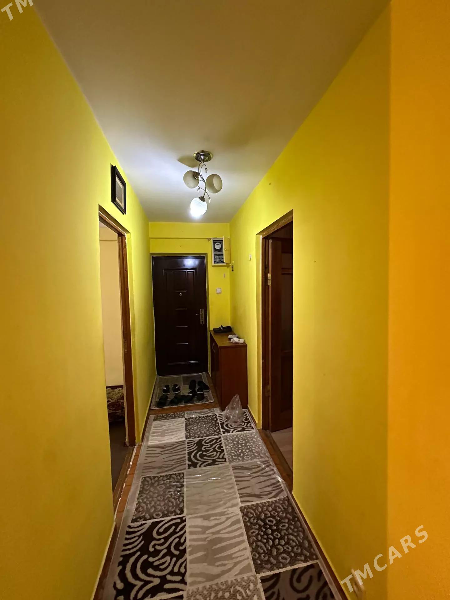 Engels 4 komnat 2 etaj - 30 мкр - img 3