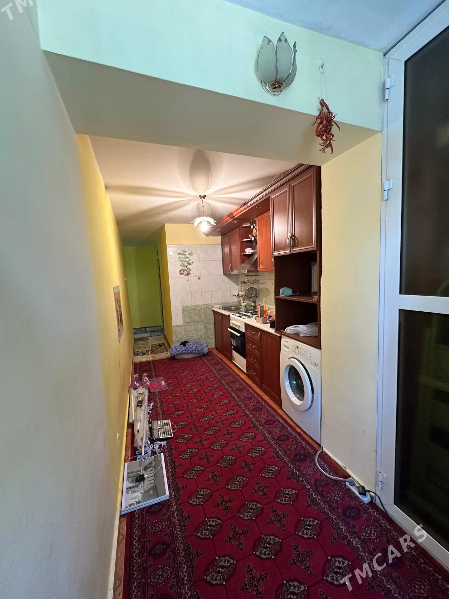 Engels 4 komnat 2 etaj - 30 мкр - img 2