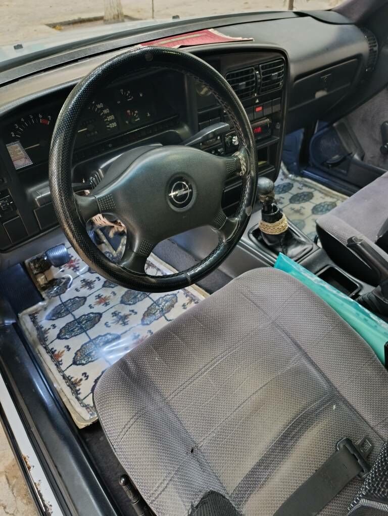 Opel Omega 1992 - 45 000 TMT - Гарадамак Шор - img 4
