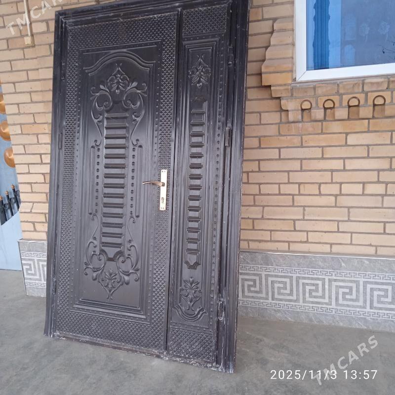 Gapy.   Двер. Isik. - Çärjew - img 2