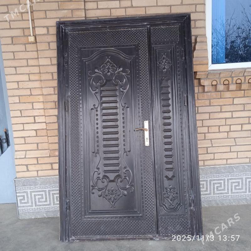 Gapy.   Двер. Isik. - Çärjew - img 3