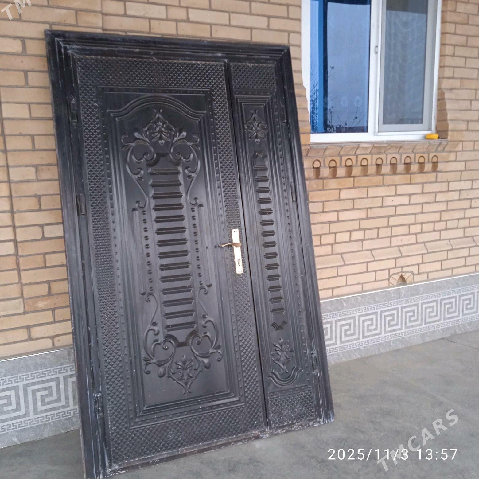 Gapy.   Двер. Isik. - Çärjew - img 4