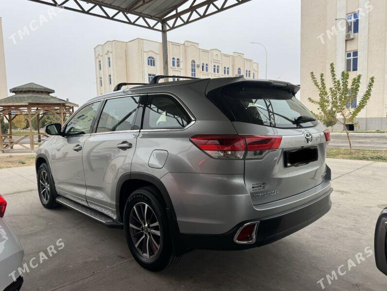 Toyota Highlander 2018 - 440 000 TMT - Туркменабат - img 10