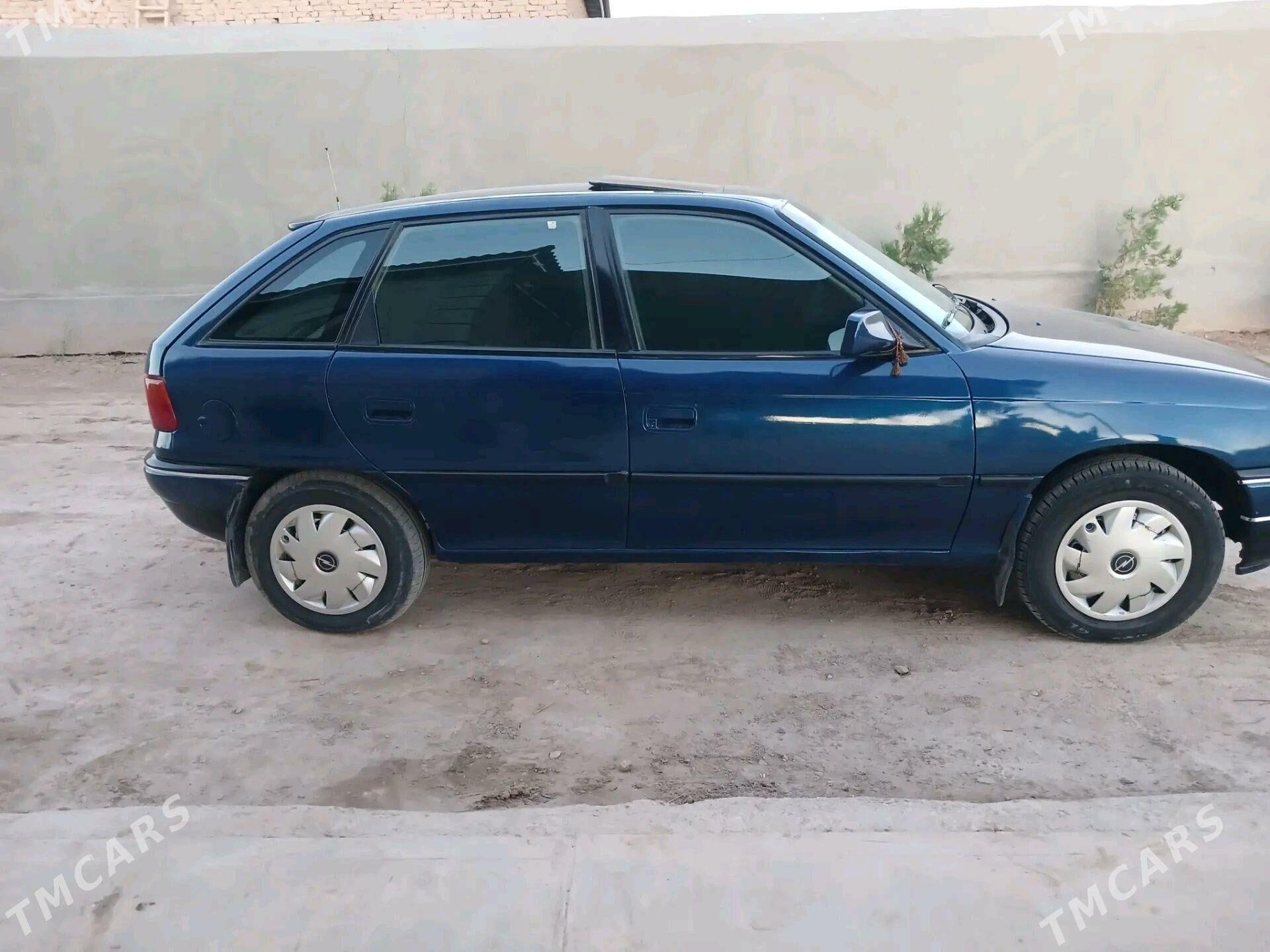 Opel Astra 1994 - 40 000 TMT - етр. Туркменбаши - img 3