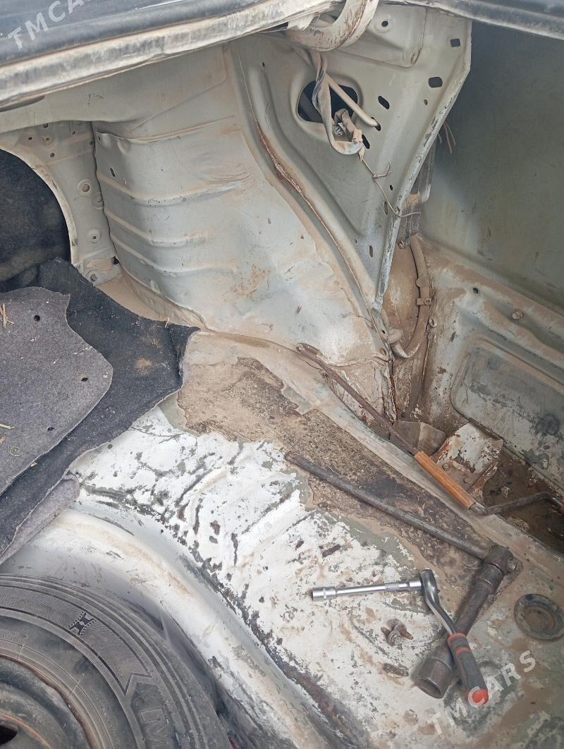 Toyota Camry 1994 - 75 000 TMT - Газаджак - img 8