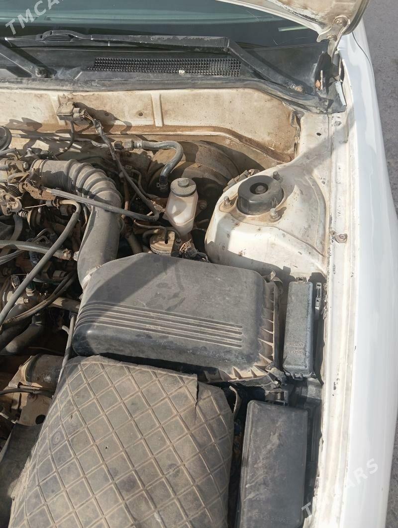 Toyota Camry 1994 - 75 000 TMT - Газаджак - img 4