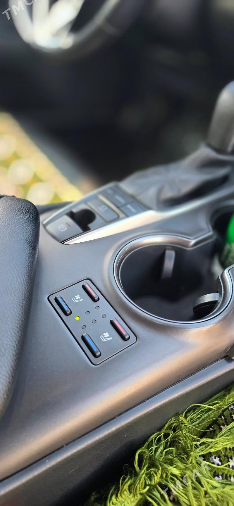 Toyota Camry 2019 - 460 000 TMT - Aşgabat - img 9