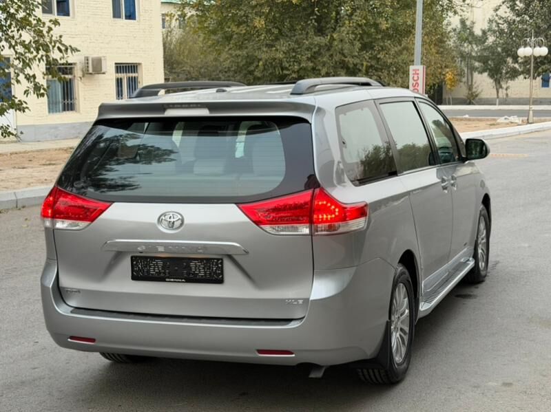 Toyota Sienna 2015 - 348 000 TMT - Ашхабад - img 5