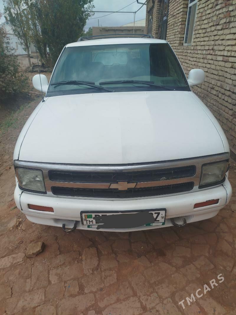 Chevrolet Blazer 1996 - 50 000 TMT - Гурбансолтан Едже - img 1