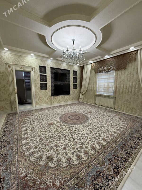 Высокие потолки 3 комнаты - 30 мкр - img 1