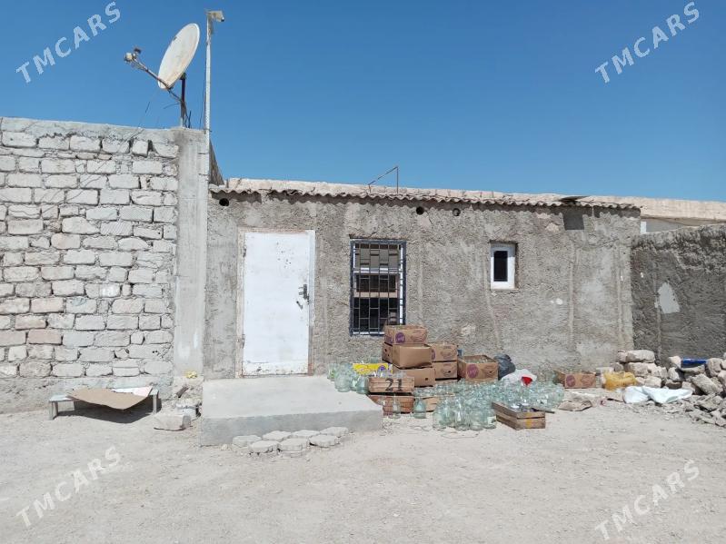 Düzmergende satlyk jaý 80/40 - Балканабат - img 3