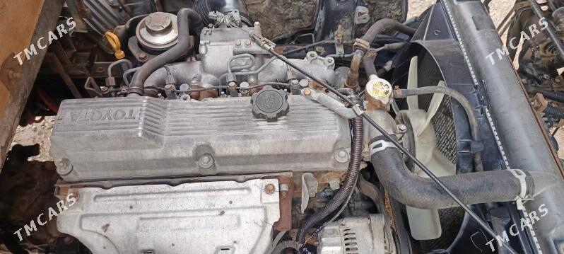 Mitsubishi Canter 2001 - 180 000 TMT - Balkanabat - img 5