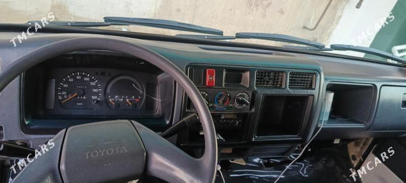 Mitsubishi Canter 2001 - 180 000 TMT - Balkanabat - img 6