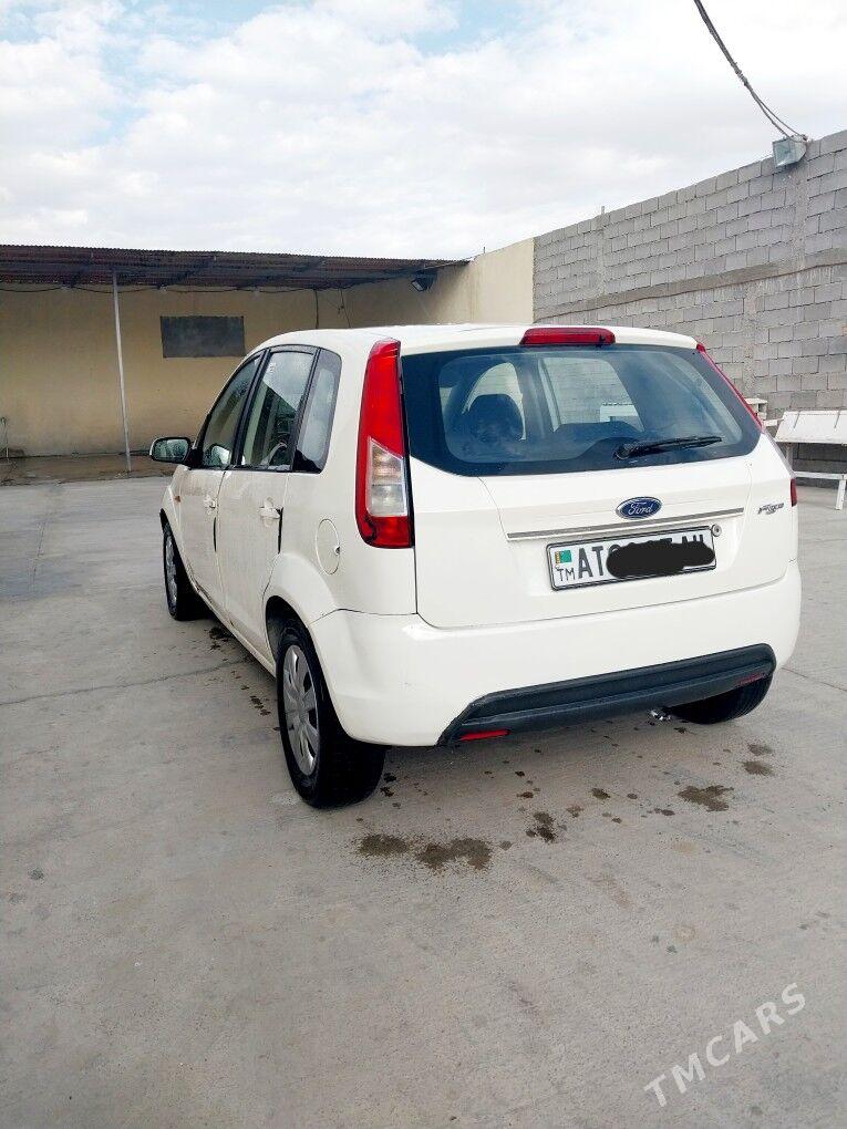 Ford Figo 2013 - 100 000 TMT - Ашхабад - img 2