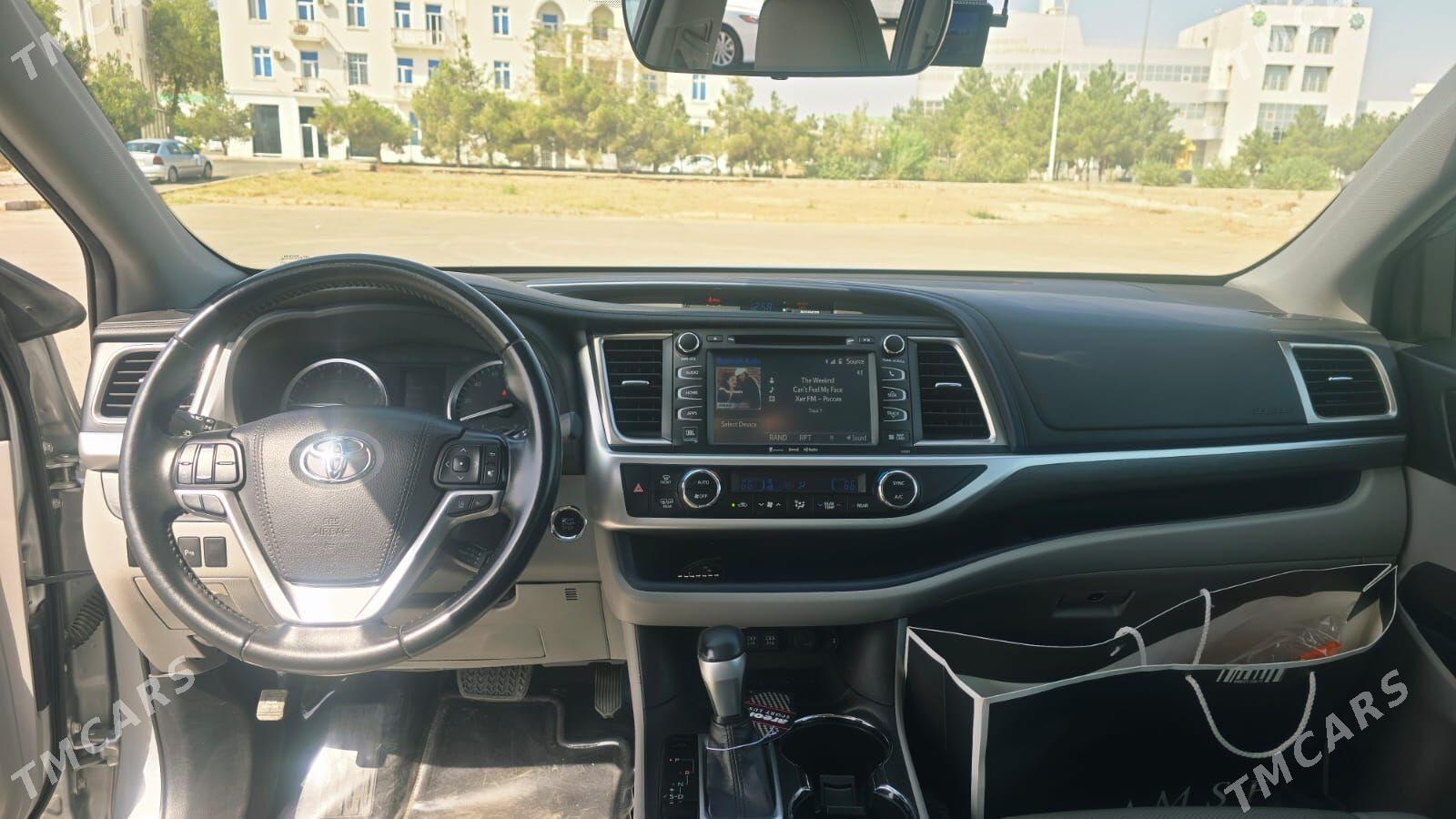 Toyota Highlander 2018 - 455 000 TMT - Türkmenbaşy - img 6