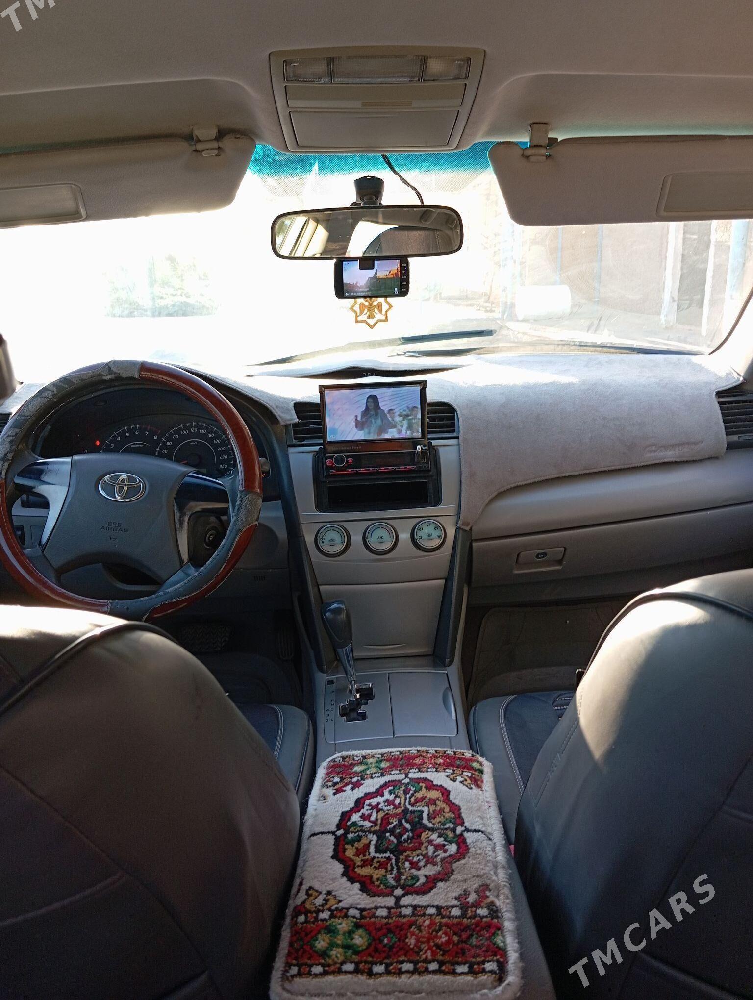 Toyota Camry 2010 - 144 000 TMT - Ёлётен - img 5