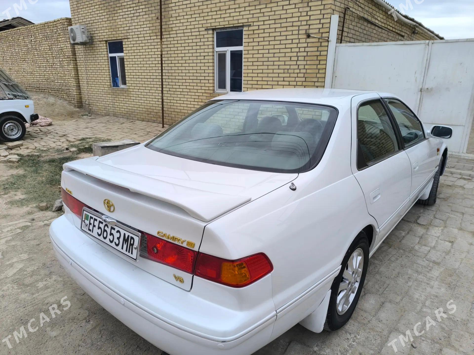 Toyota Camry 2001 - 195 000 TMT - Baýramaly - img 3