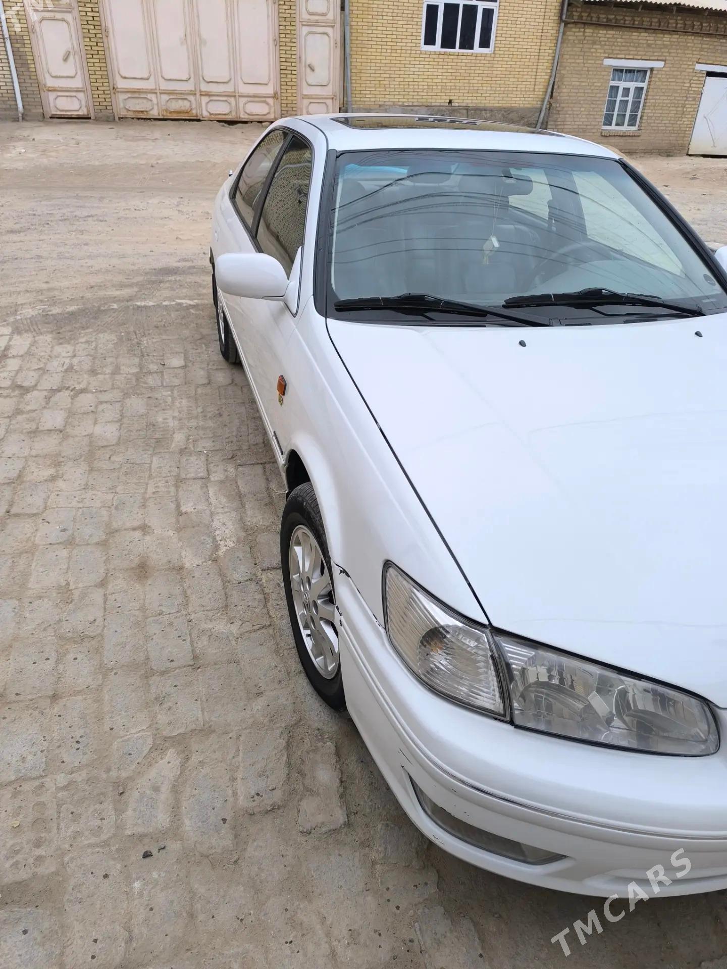 Toyota Camry 2001 - 195 000 TMT - Baýramaly - img 2