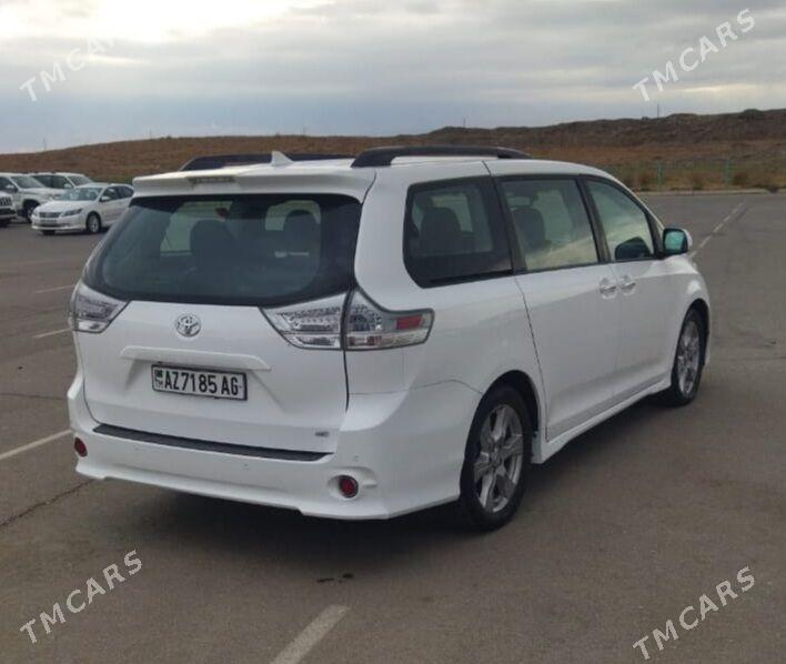Toyota Sienna 2018 - 400 000 TMT - Çoganly - img 4