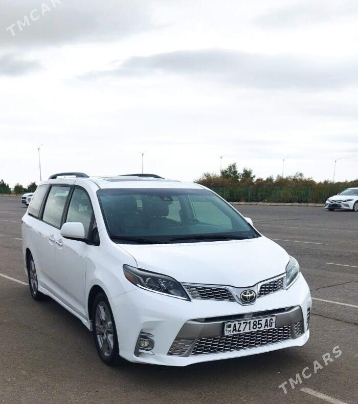 Toyota Sienna 2018 - 400 000 TMT - Çoganly - img 2