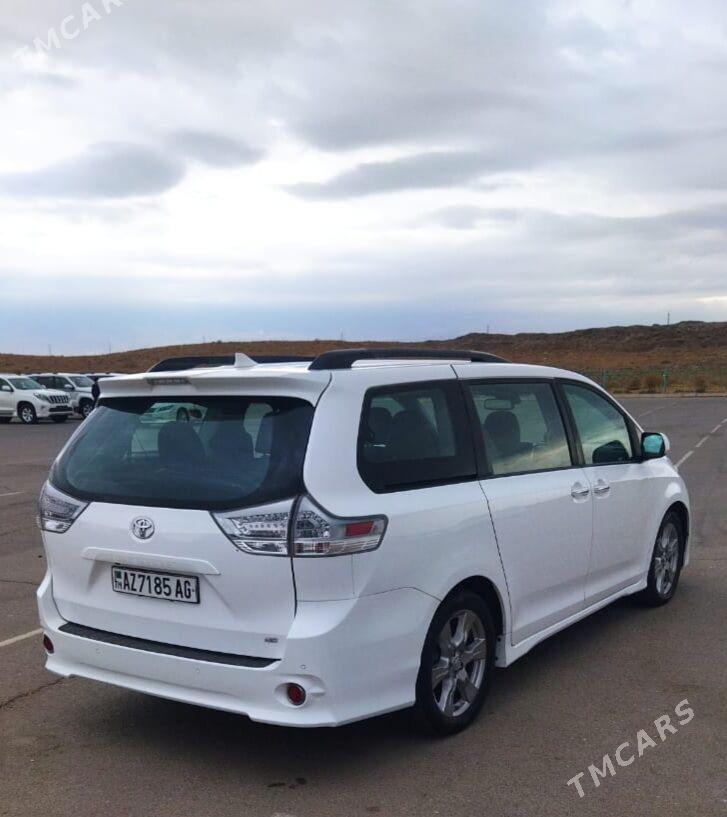 Toyota Sienna 2018 - 400 000 TMT - Çoganly - img 6