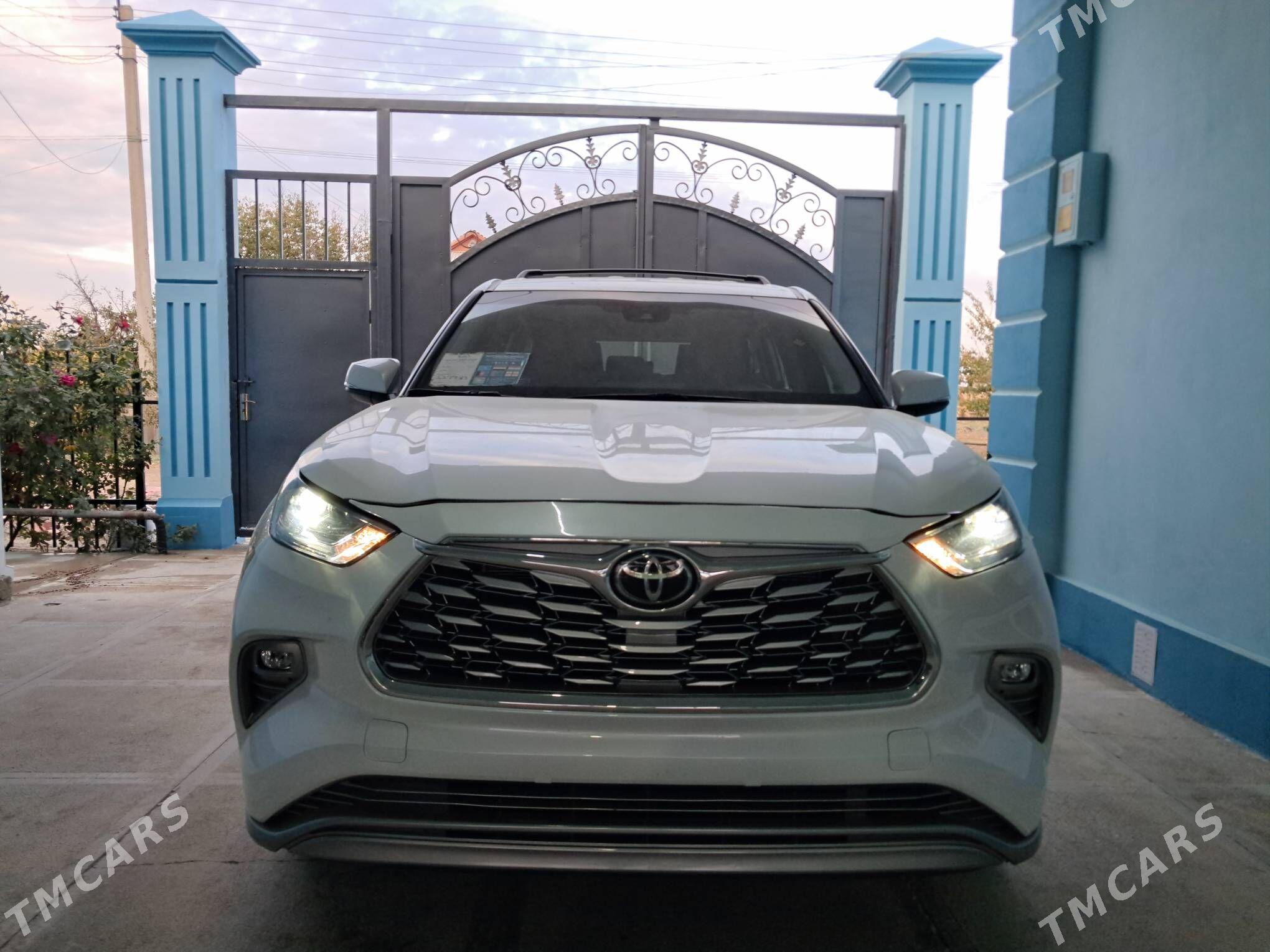 Toyota Highlander 2022 - 460 000 TMT - Мургап - img 2