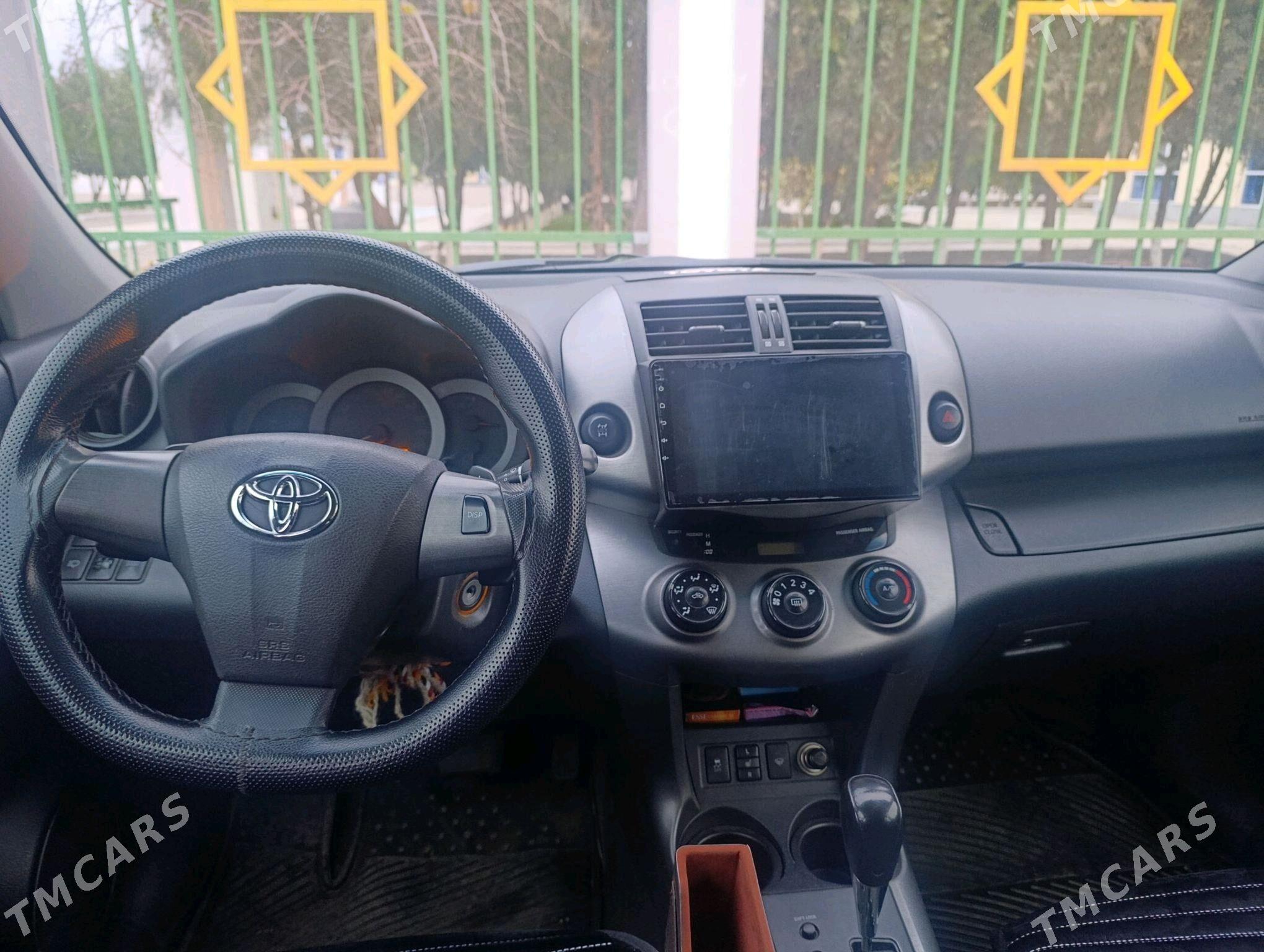 Toyota RAV4 2011 - 260 000 TMT - Дашогуз - img 4