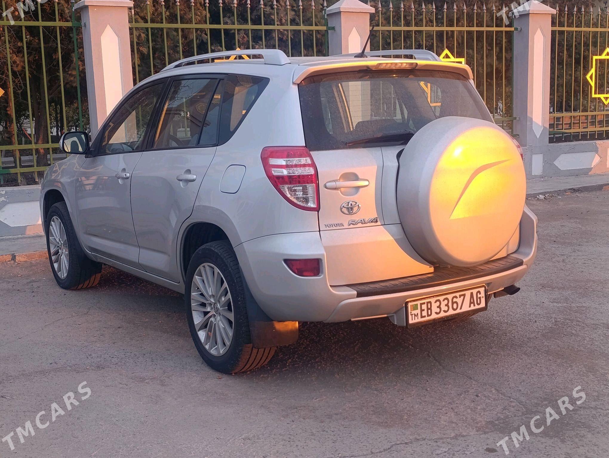 Toyota RAV4 2011 - 260 000 TMT - Дашогуз - img 3