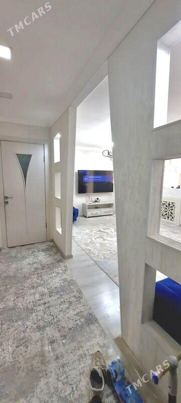 3-КОМНАТНАЯ КВАРТИРА - 6 мкр - img 4