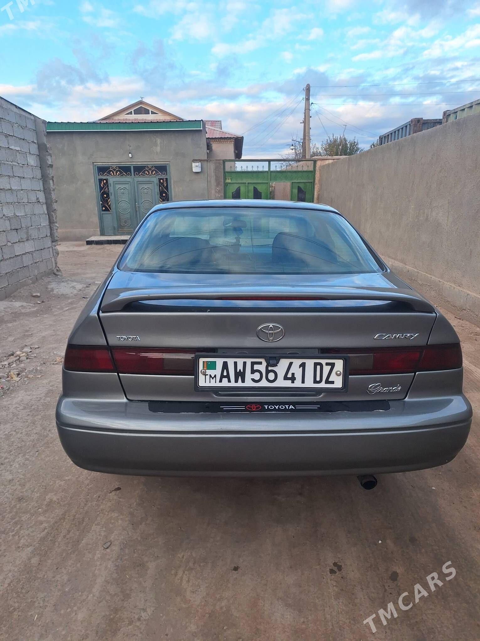 Toyota Camry 1998 - 130 000 TMT - Köneürgenç - img 4