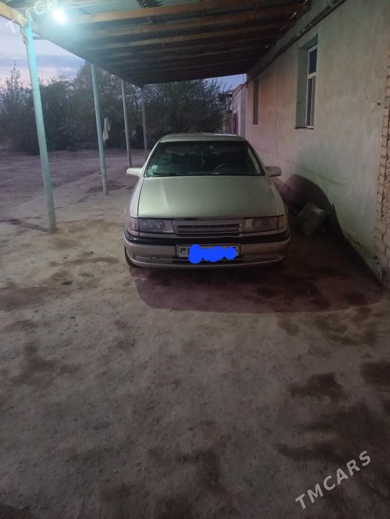 Opel Vectra 1990 - 30 000 TMT - Gubadag - img 4