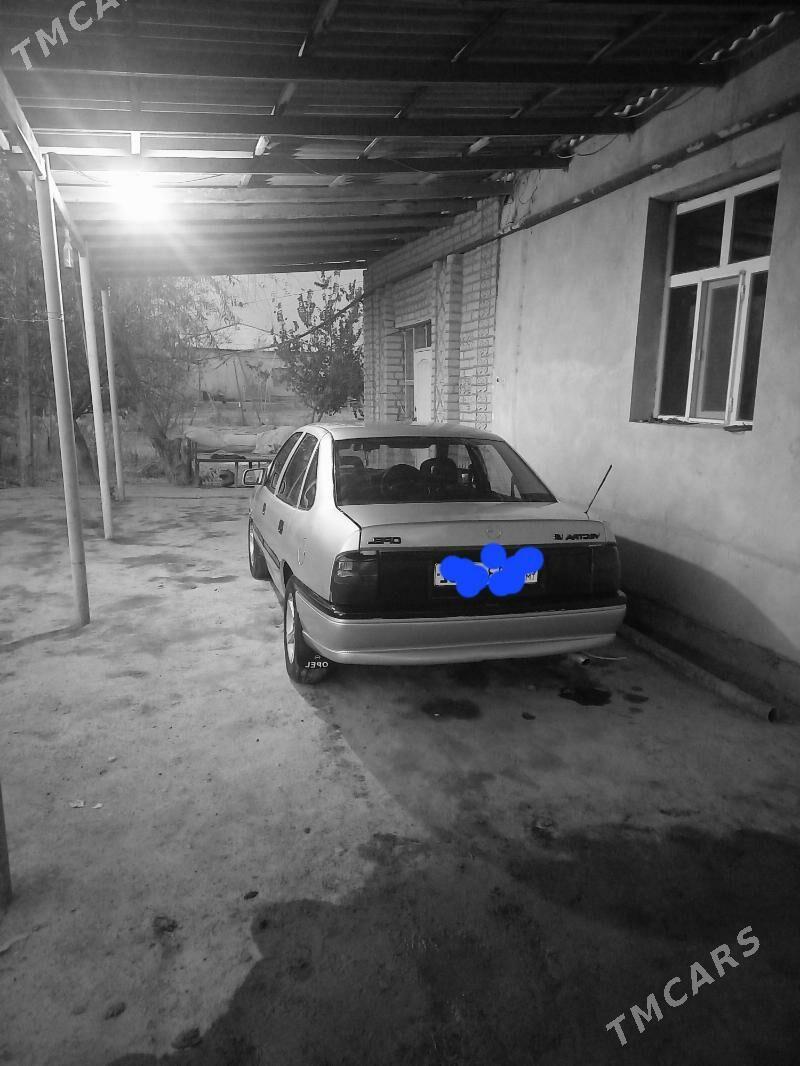 Opel Vectra 1990 - 30 000 TMT - Gubadag - img 3