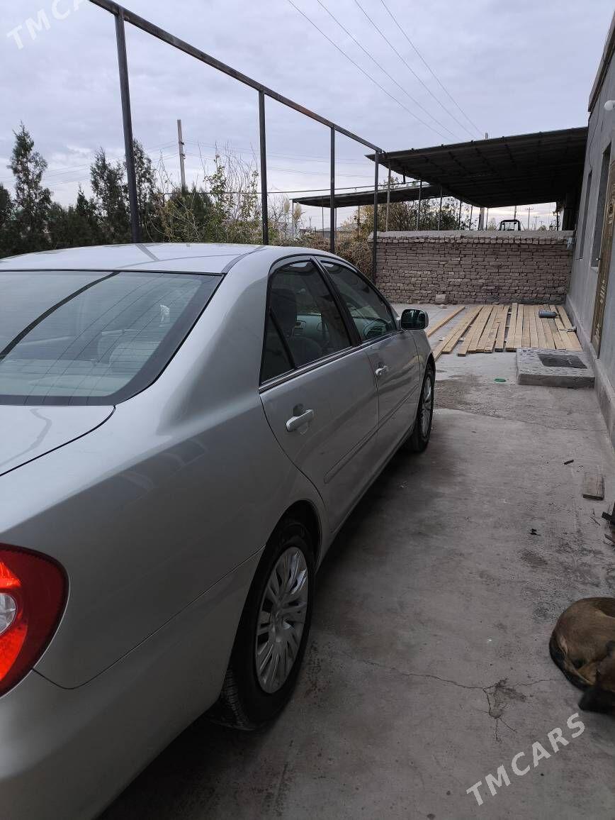 Toyota Camry 2003 - 170 000 TMT - Дашогуз - img 4