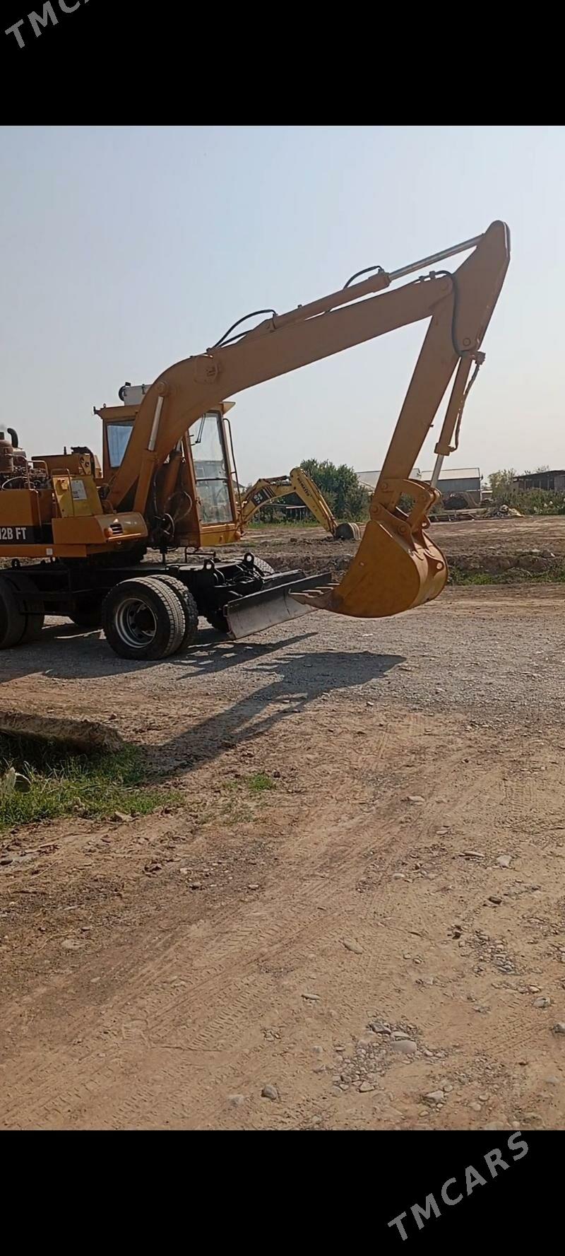 Caterpillar Excavator 1994 - 350 000 TMT - Mary - img 1