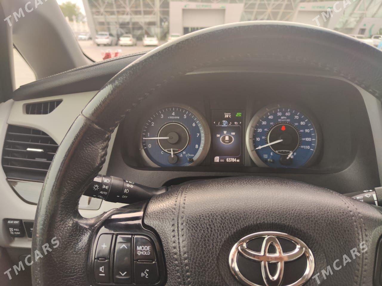 Toyota Sienna 2019 - 500 000 TMT - Aşgabat - img 6
