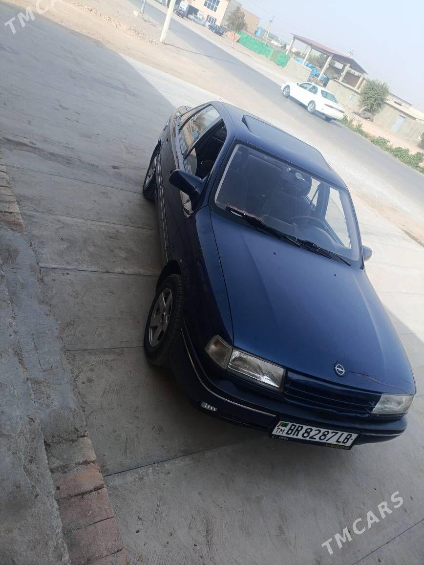 Opel Vectra 1992 - 38 000 TMT - Фарап - img 4